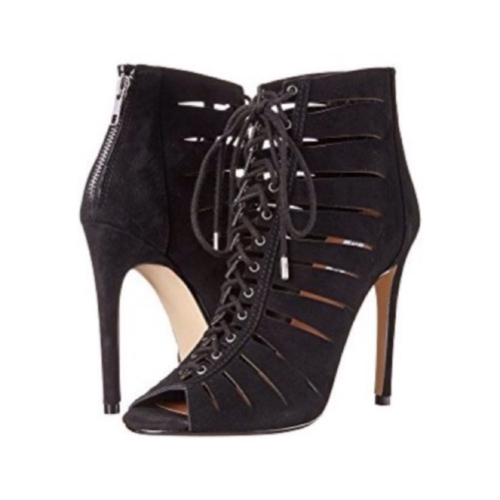 *SOLD* Steve Madden Booties